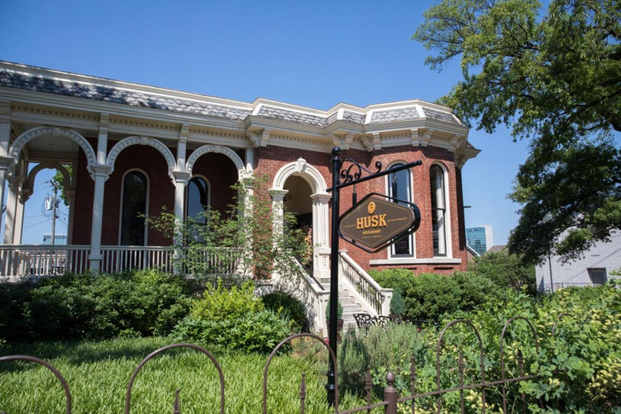 Stylish Downtown Nashville 3 Beds, 1 Bedroom With Private Patio, Parking المظهر الخارجي الصورة